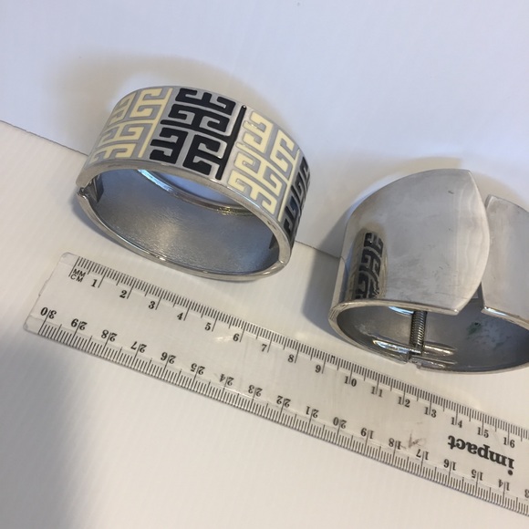 SILVER TONE BRACELETS x 2 enamel cream black geo - Picture 5 of 13
